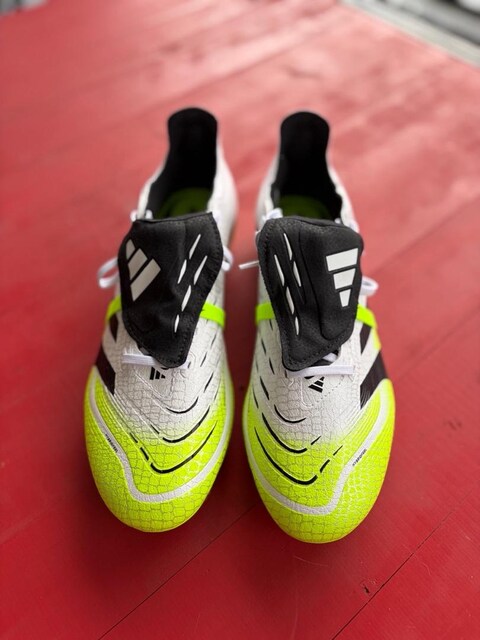 0 Adidas Predator Krampon