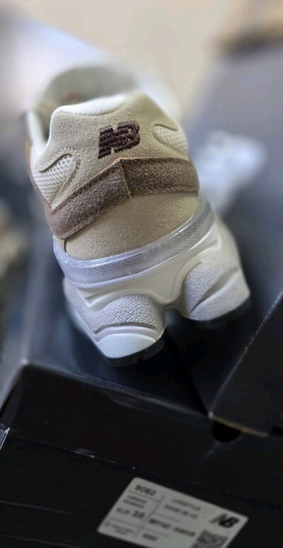 New Balance 9060 Krem Kahve Sneaker Ayakkabı Kargo ile gönderim olur