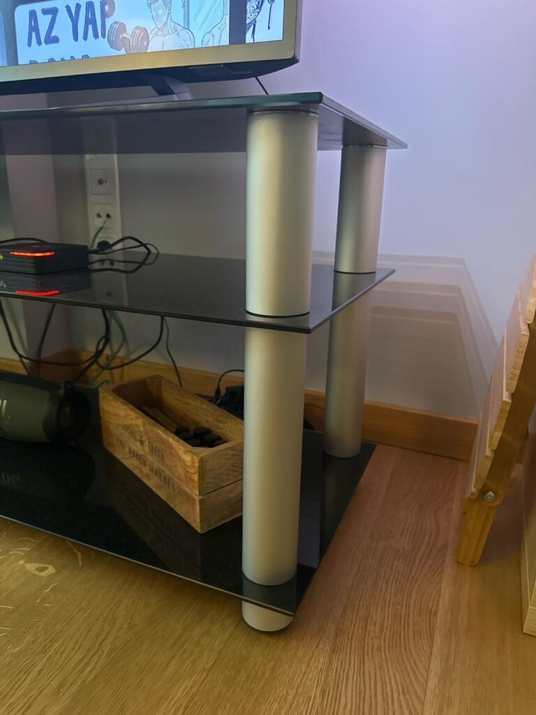 Siyah Cam TV Sehpası 130 cm - 3