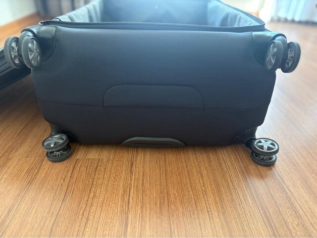 Samsonite Siyah D’LITE -SPINNER 78/29 EXP