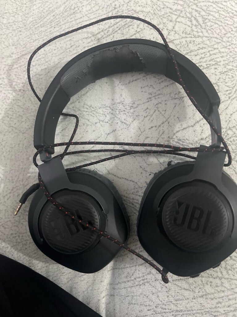 jbl oyuncu blutooth kulaklıktır - 2