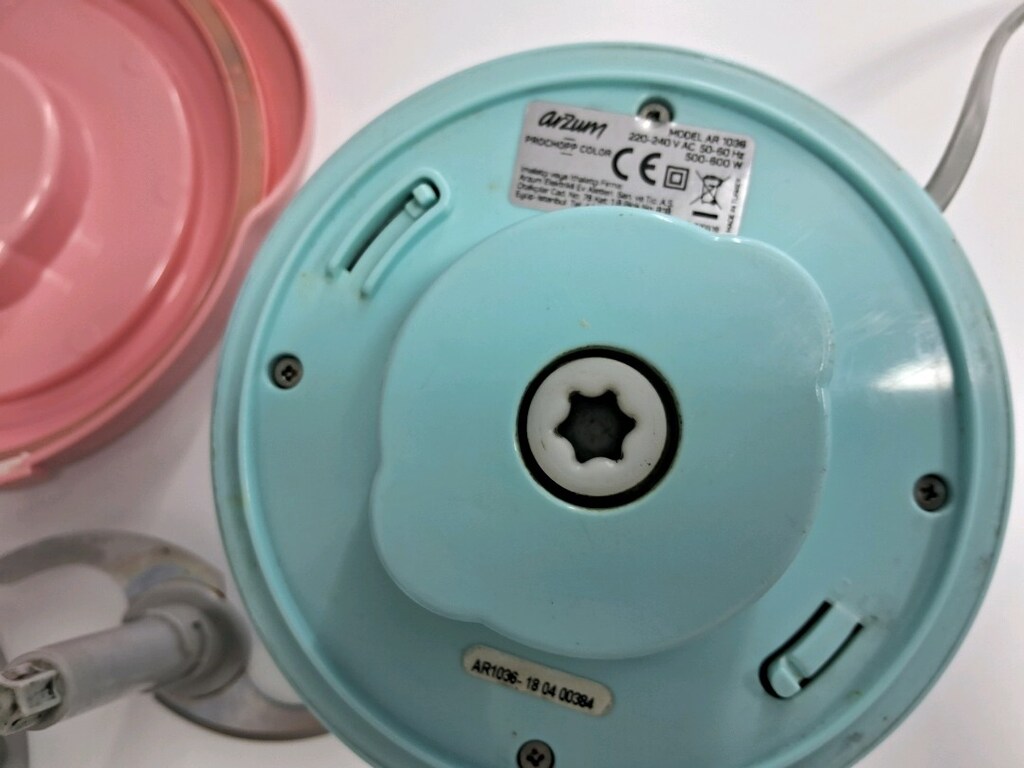 Rondo Doğrayıcı Arzum AR1036 Prochopp Color 600 W Doğrayıcı çalışıyor - 5