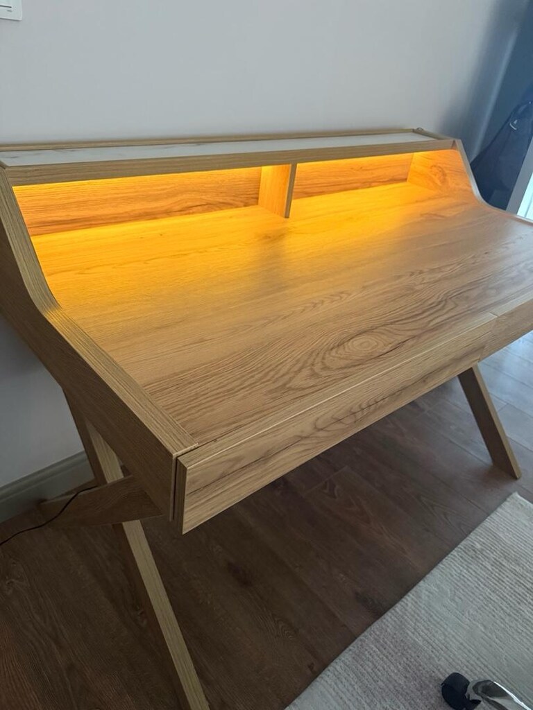Led Işıklı Modern Çalışma Masası / Çok TemizACİL SATILIK - 2