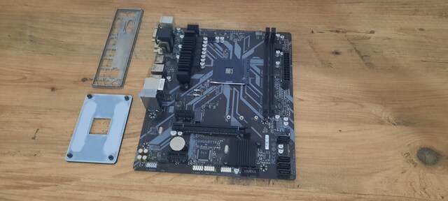 GİGABYTE B450M DDR4 ANAKART