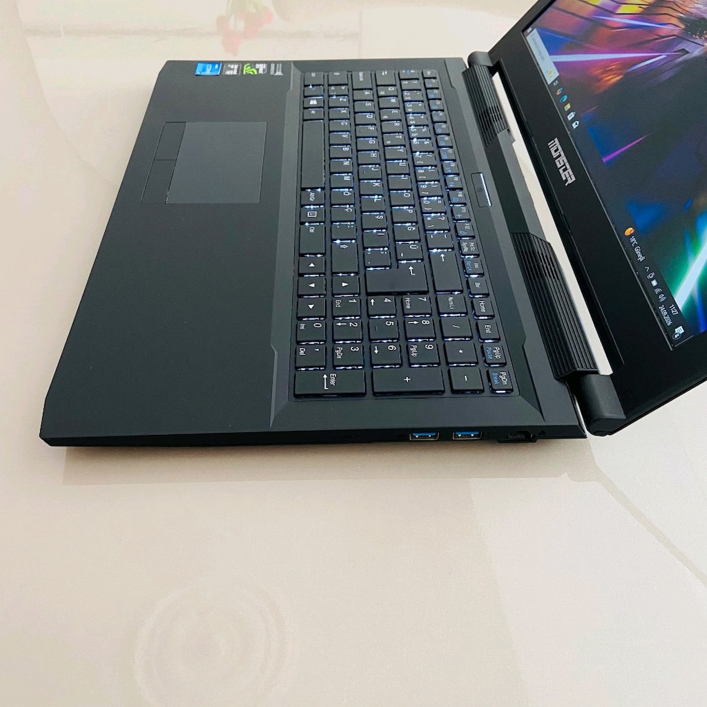 Monster Gaming laptop i7 6700HQ Nvidia Geforce GTX 950m Grafik kartı - 6