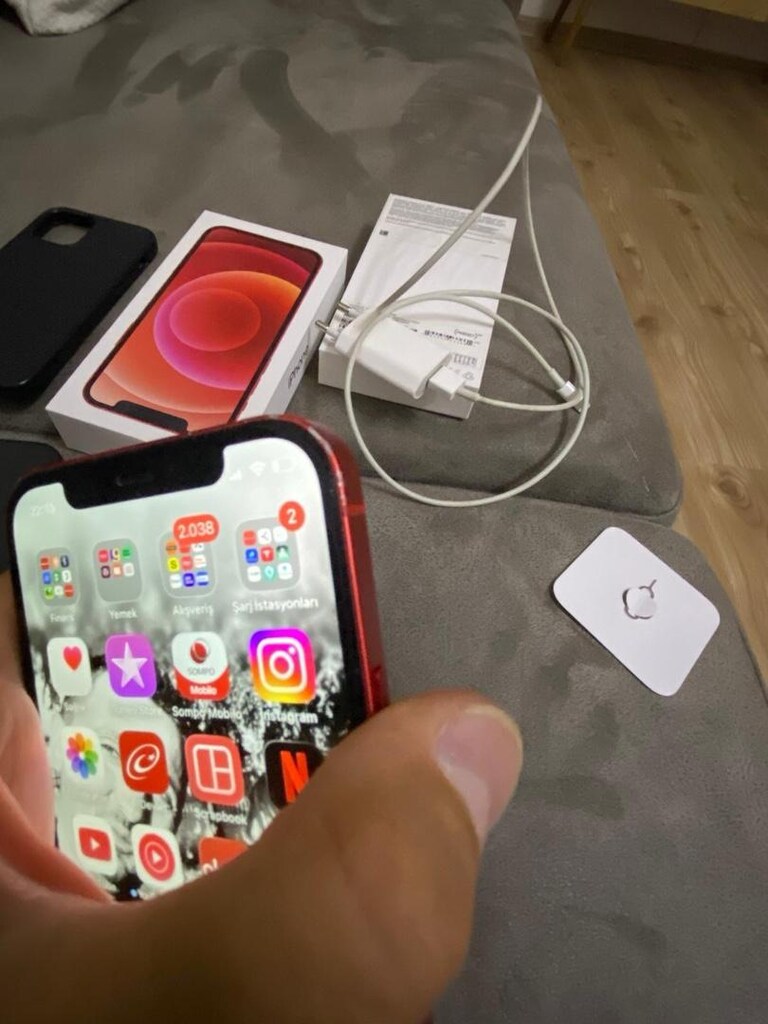 iPhone 12 256GB red kutulu - 4