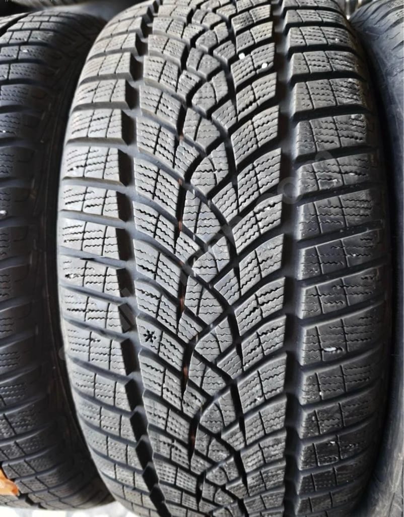 235/45/18 Goodyear kış - 3