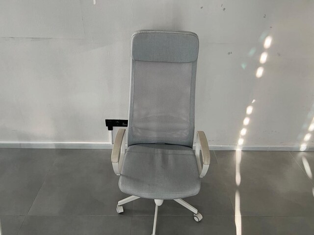 IKEA “MARKUS” ÇALIŞMA SANDALYESİ