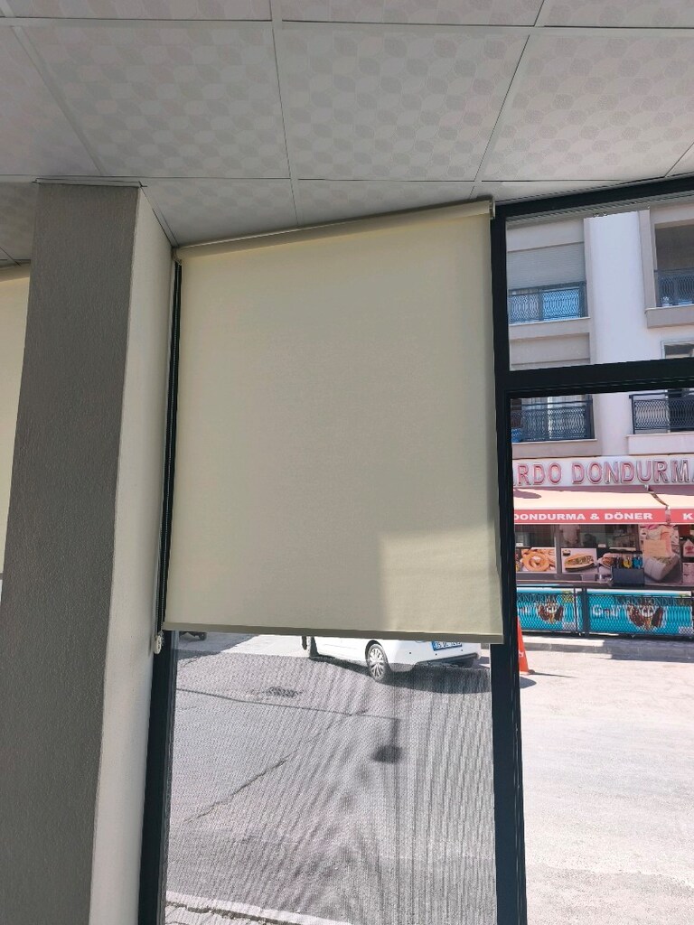 Kaliteli Demir Gövdeli Güneş Geçirmeyen Stor Perde – 283x280 & 121x280 - 5
