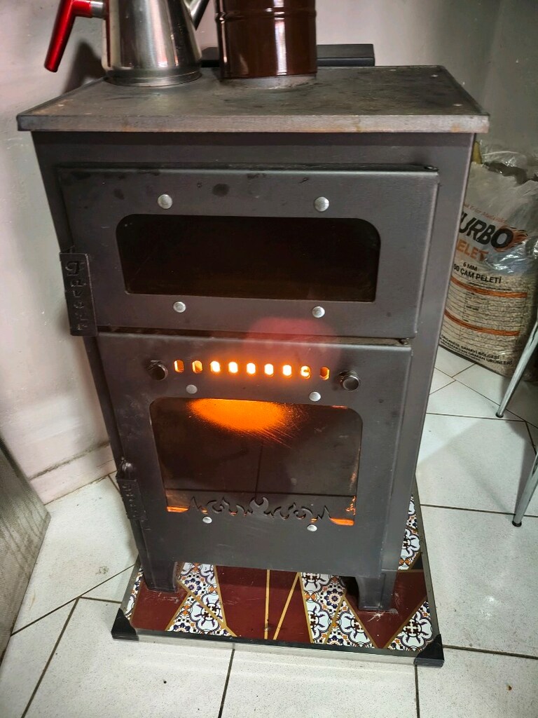 1 yıllık palet sobası tertemiz güzel ısıtıyor - 2