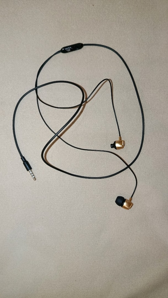Kılıf, router,kulaklık, şarj aleti (tekli alımlarda fiyat farkı var) - 12