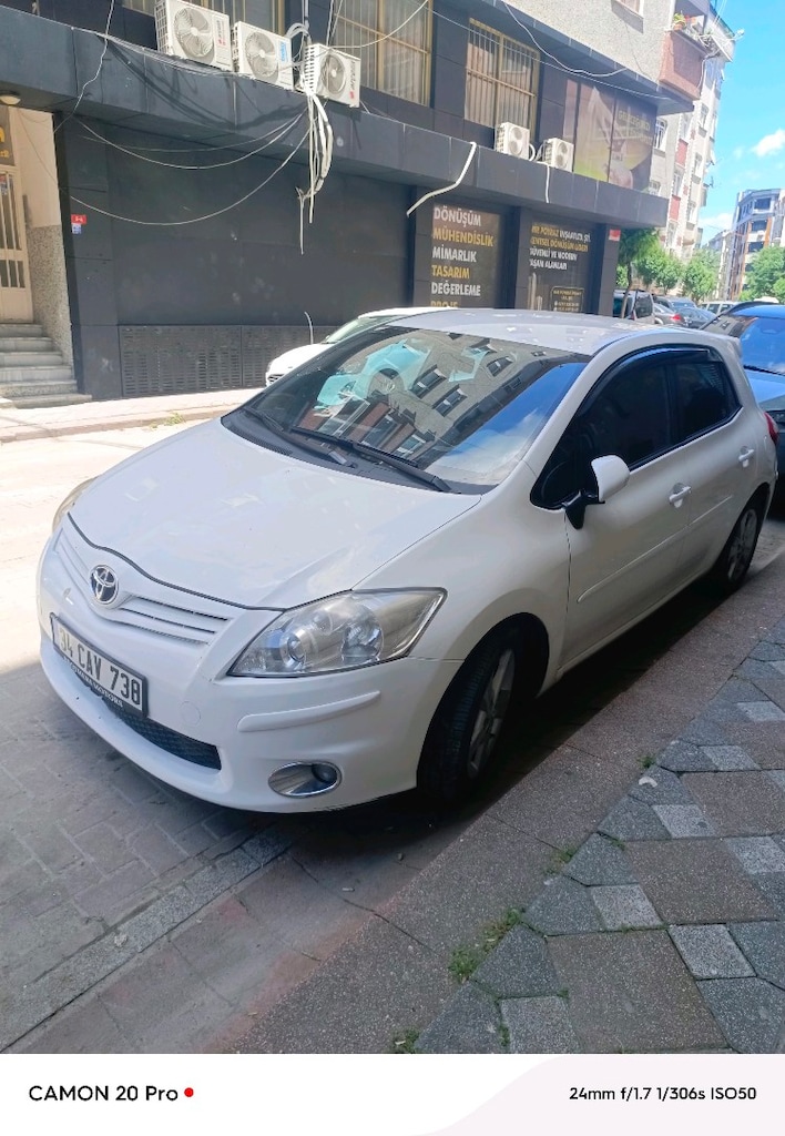 Toyota auris - 3