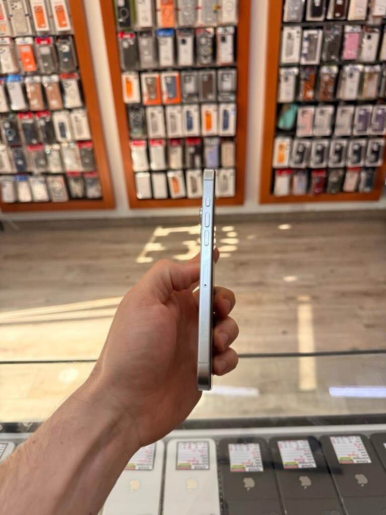 iPhone 16 Pro Max Silver 256GB YD - 3