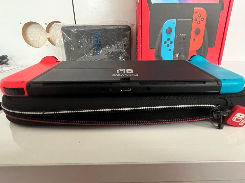 Kusursuz Switch OLED + Tam Kutu Aksesuar + 3 Fiziksel & 4 Dijital Oyun - 14