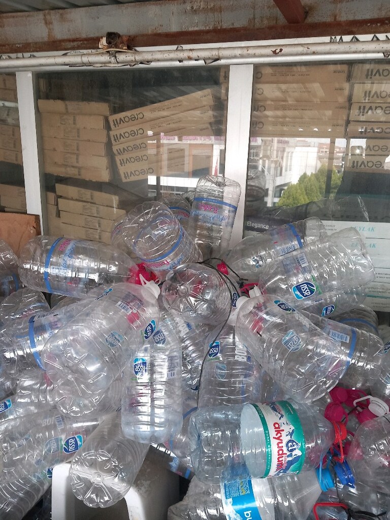 5ltre boş bidon