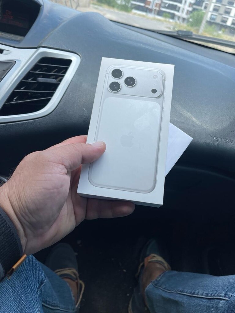 SIFIR KAPALI KUTU iPhone 17 pro max Teknosa faturalı /256 pazarlıksız - 2