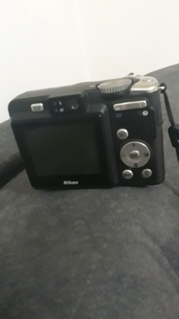 Nikon Coolpix P50 - 4