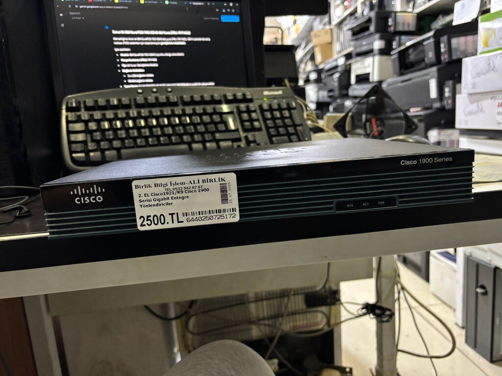 Cisco 1921/K9 Entegre Servis Yönlendiricisi - 2