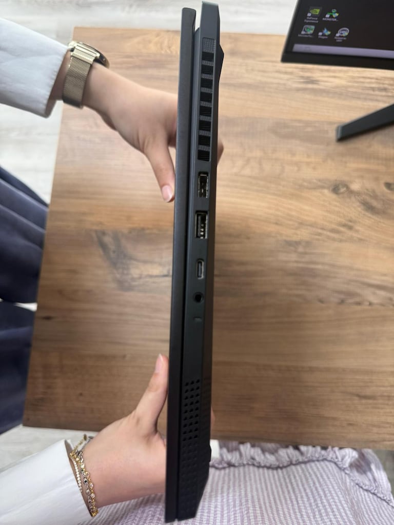 MSI Stealth A16 Al+ A3HVFG Gaming / Creator Laptop, Az Kullanılmış - 8