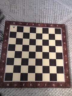 Klasik satranç oyunu, hem eğitici hem de eğlenceli bir seçenektir. Tüm - 3