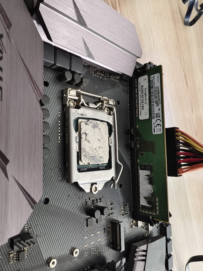 ASUS B250F GAMING - İ3 7100 - 8 GB DDR4 RAM - 4