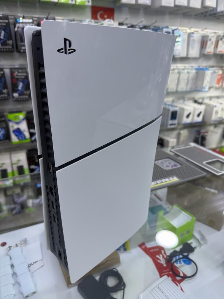 PLAYSTATION 5 - 2