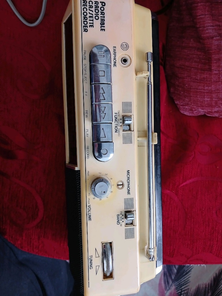 kaset çalar ve radyo saglam çalışır (antika ) - 2