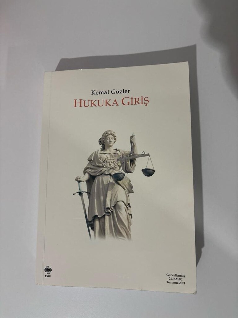 Hukuk Fakültesi 1. Sınıf Kitapları - 4