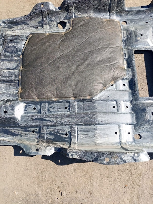 Mitsubishi L200 motor alt Koruma plastiği ikinci el - 8