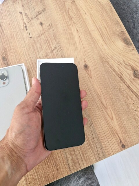 sıfır iphone 15 pro max 256 GB titanyum