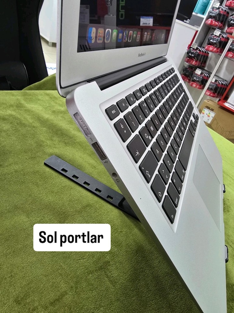 MacBook Air - 6