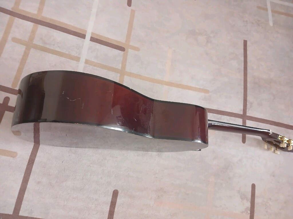 Adrian gitar - 4