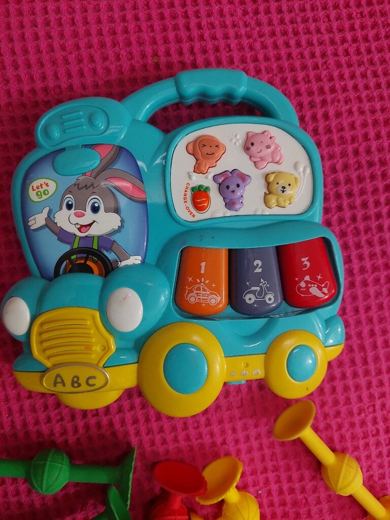 Bebek eğitici müzikli piyano. Vantuzlu yapı oyuncakları. - 2