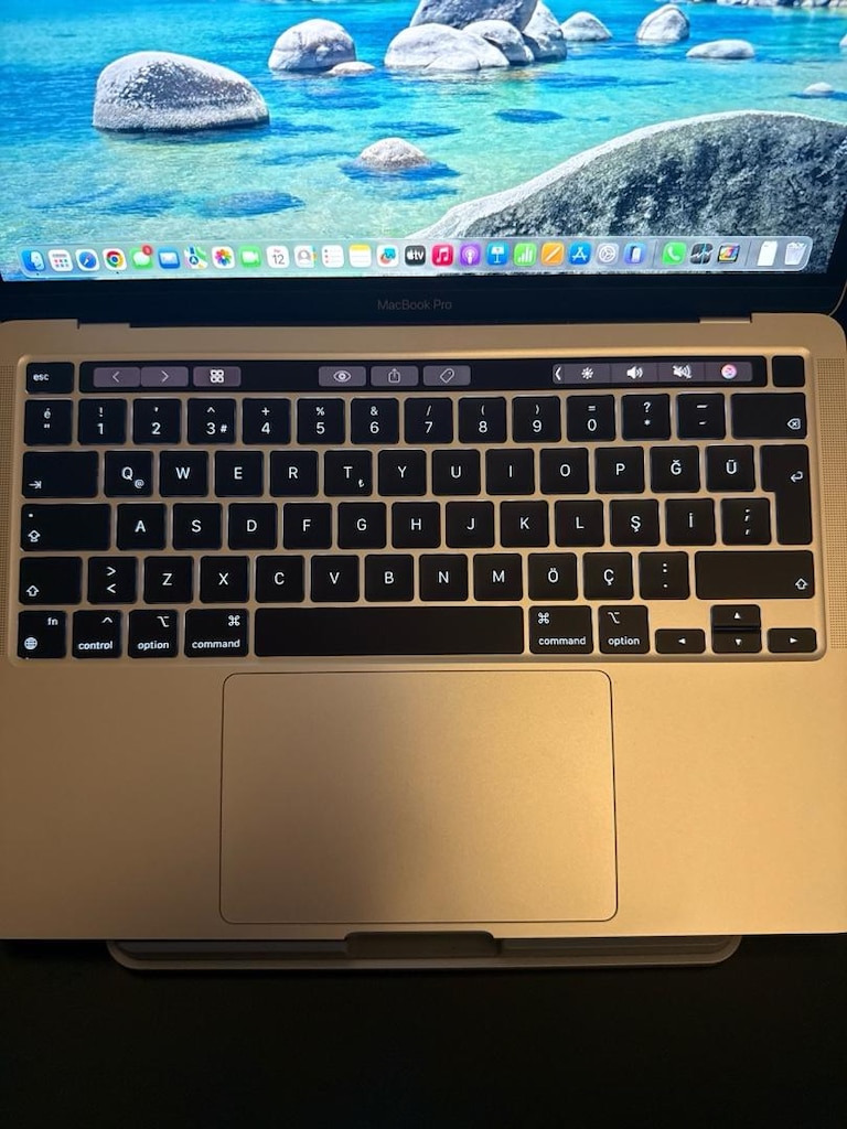 APPLE MAC BOOK - 4
