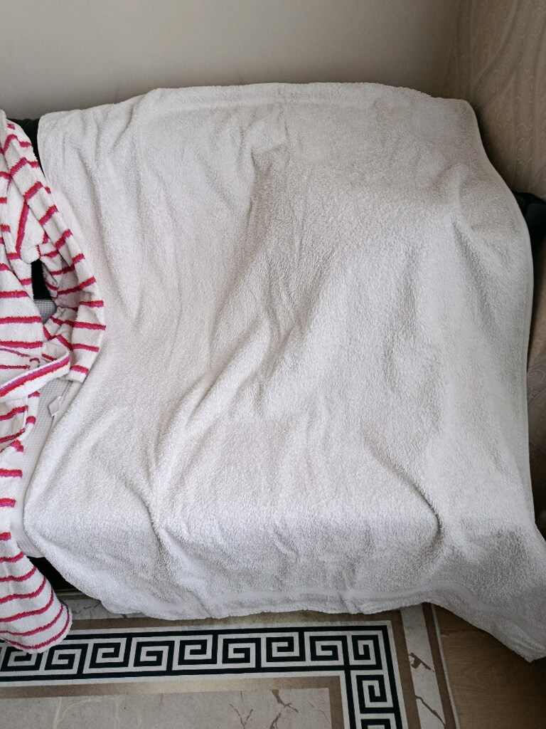 3 parça bornoz iki büyük havlu temiz yıkanmış paketli az kulanıldı - 7