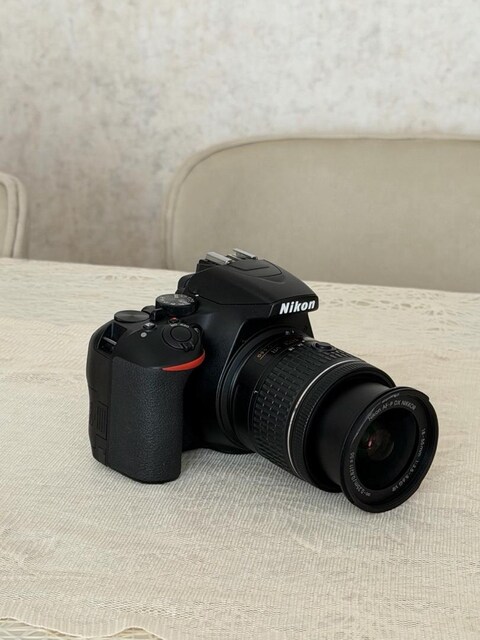 Nikon D3500 Sıfır Gibi Yetişen Alır Çanta Ve Tripod Hediye