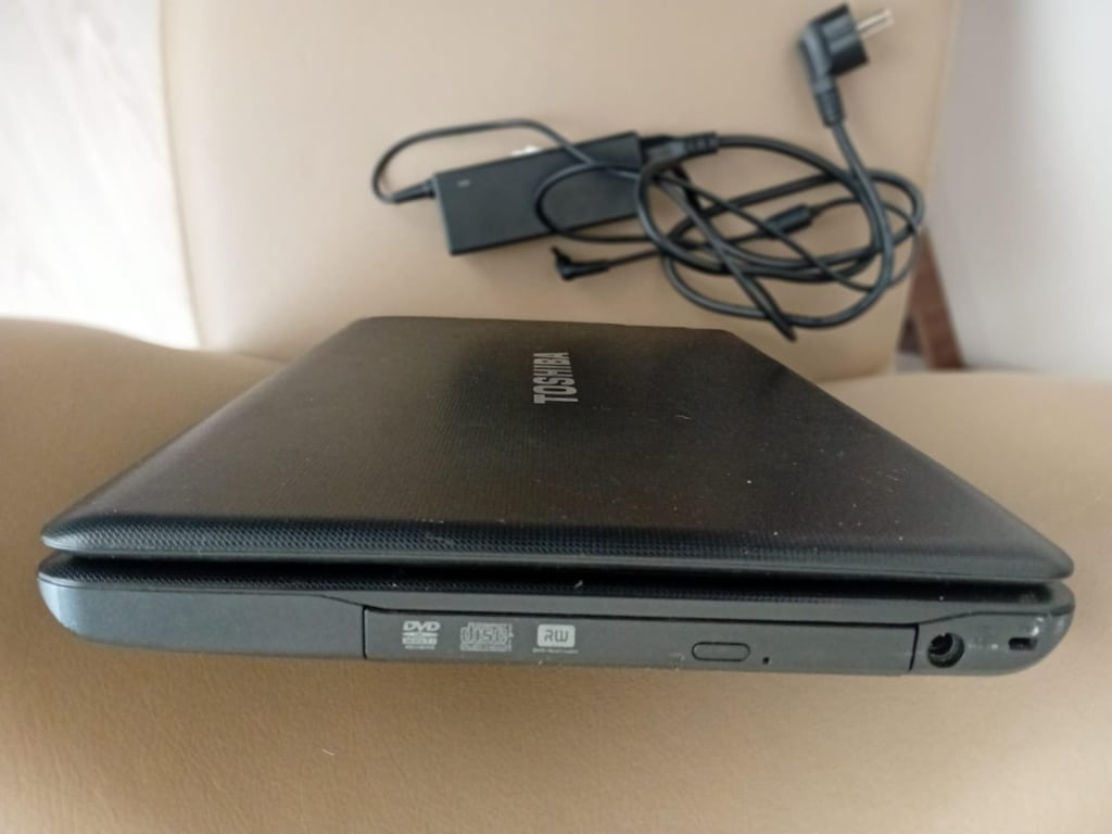 TOSHİBA LAPTOP - 7