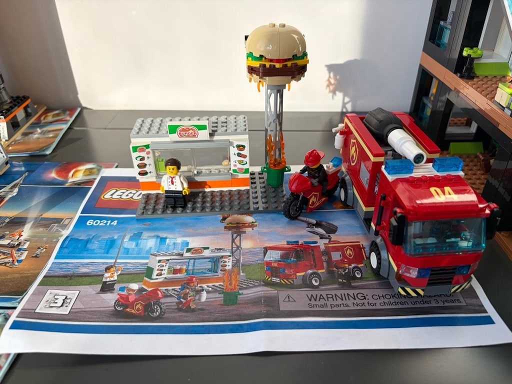 LEGO 60214 - 3