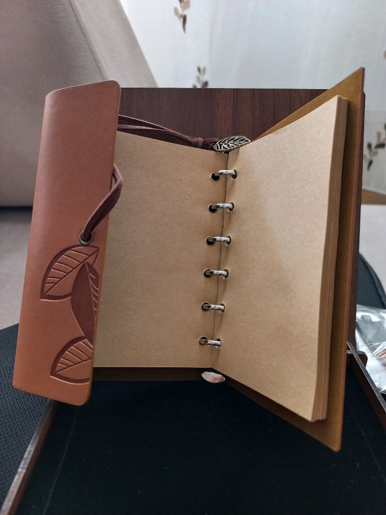 Ahşap Kutulu Taba Renk Deri Defter Anahtarlık Set - 5