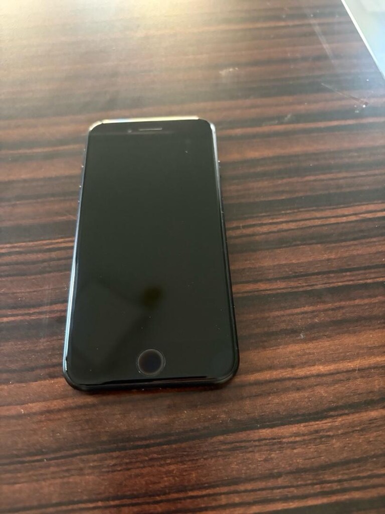 IPHONE SE - 4