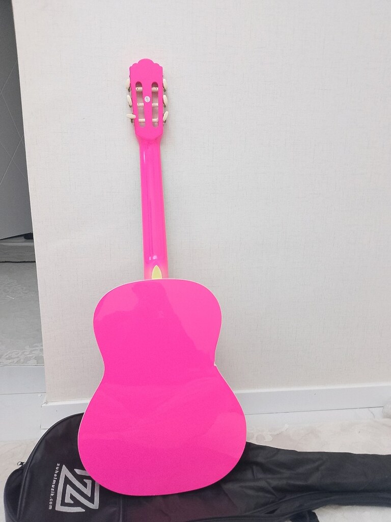 Barcelona marka gitar - 2