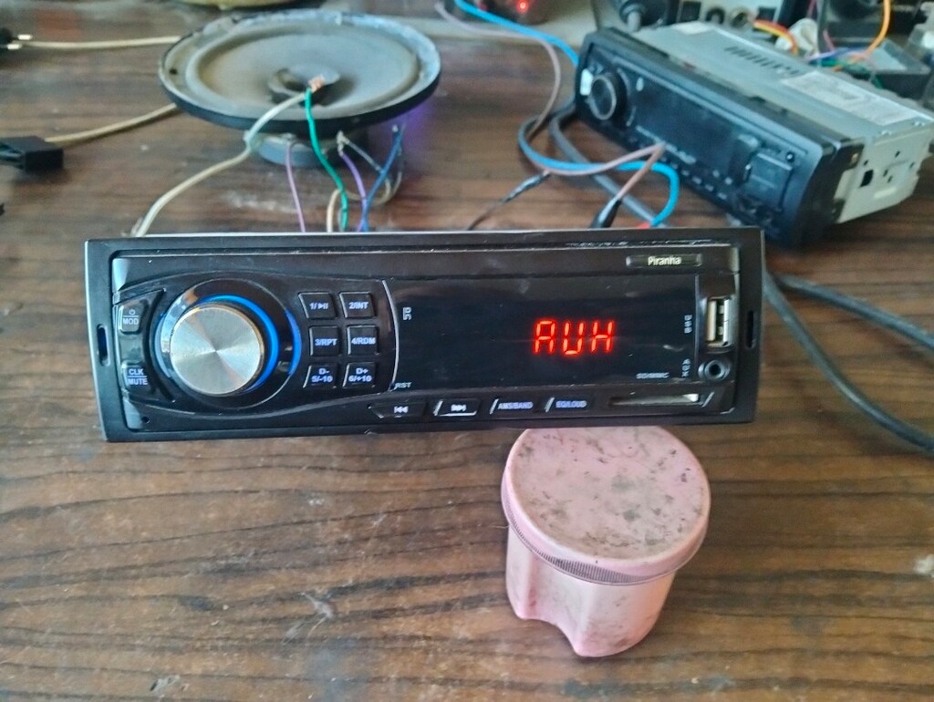 USB girişli amfi çıkışlı 2.el sorunsuz çalsan oto teyip bağlantı dahil - 4