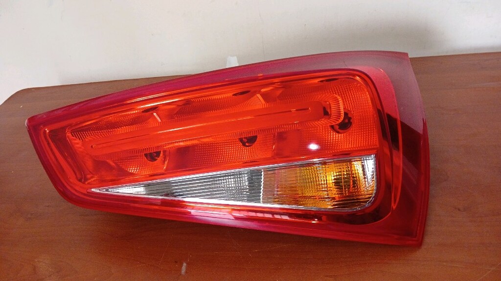 AUDİ A1 SIFIR SAĞ STOP ORJİNAL HATASIZ KARGO OLUR - 5