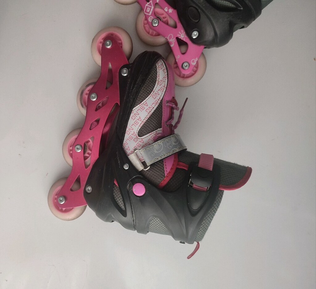 Pembe ve Siyah Paten - 3