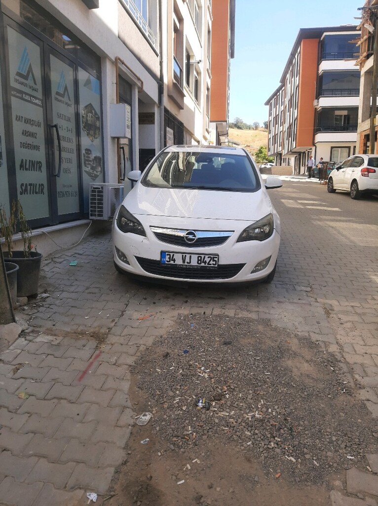 Opel Astra 2011 Benzin/LPG - 3