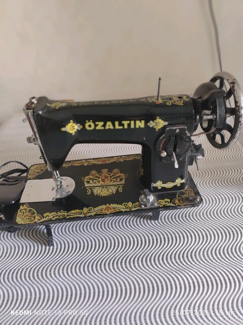 Elektrikli çalışır durumda antika makina