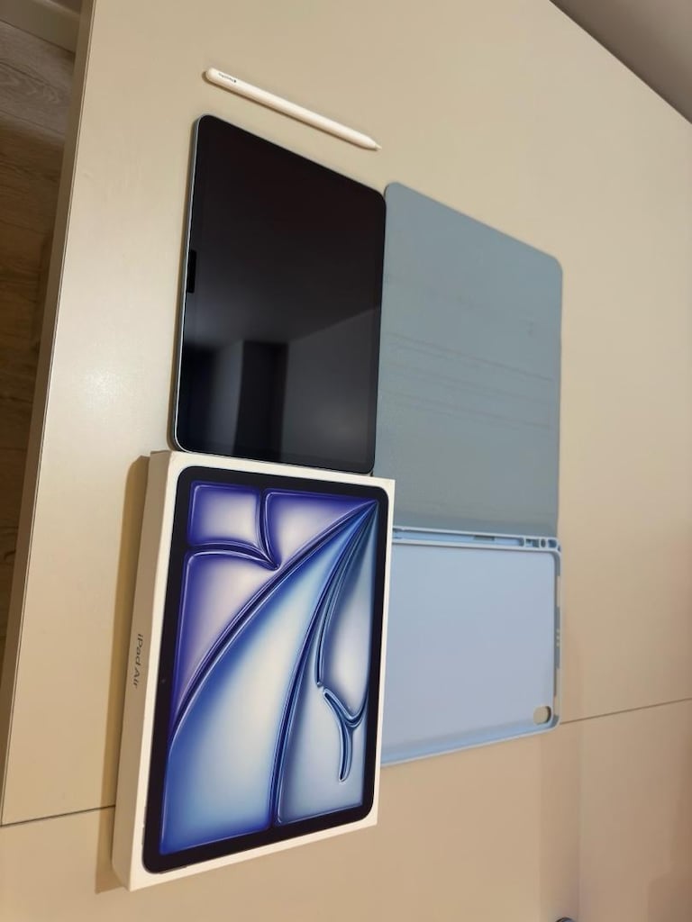 Kusursuz iPad Air M3 256GB |Sadece 26 Devir| +5000 TL’lik Klavye-kılıf - 2
