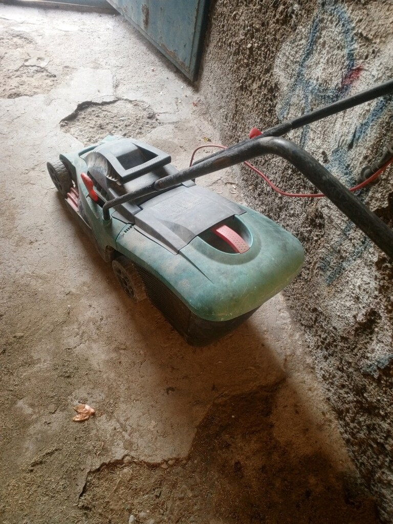 BOCSH rotak 34 cm 1300 w çim biçme makinası sağlam kayışı değişecek - 10