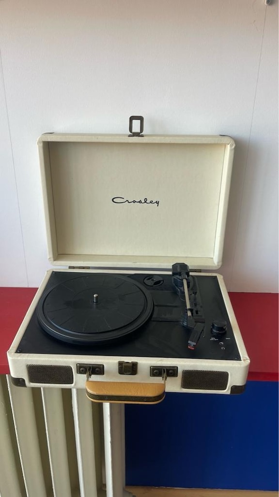 Crosley x Urban Outfitters Cruiser Pikap - 2