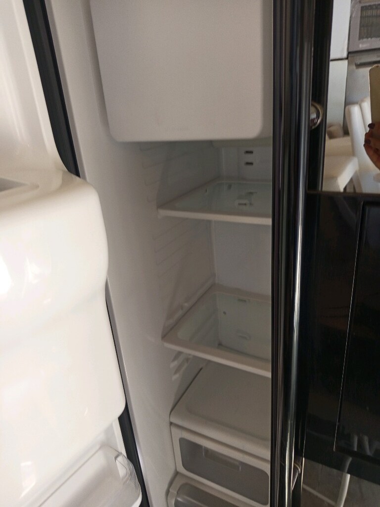 Samsung Gardrop Tarzı Buzdolabı - 4
